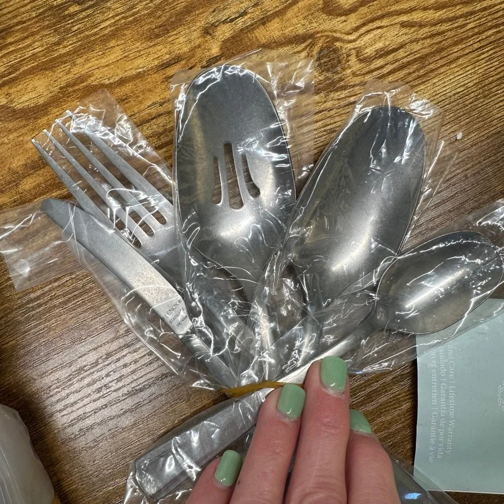 Lenox French Perle Scallop Vintage 65 Piece Flatware Set 18/10 Stainless Steel